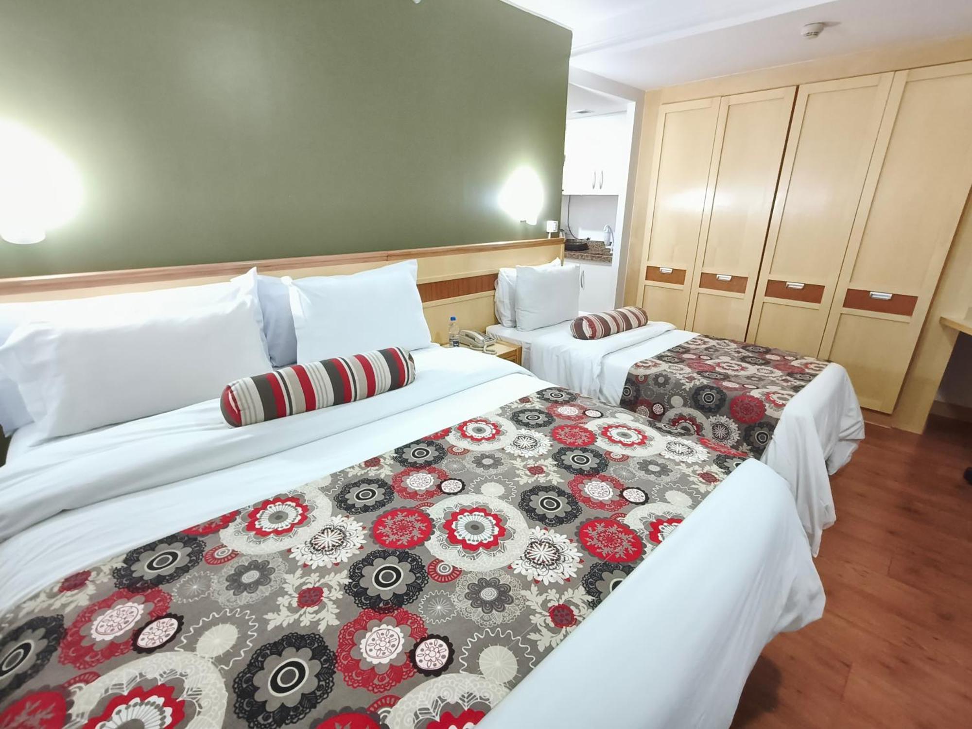 Lets Idea Hotel: Premium Flat With King Bed And Daily Cleaning