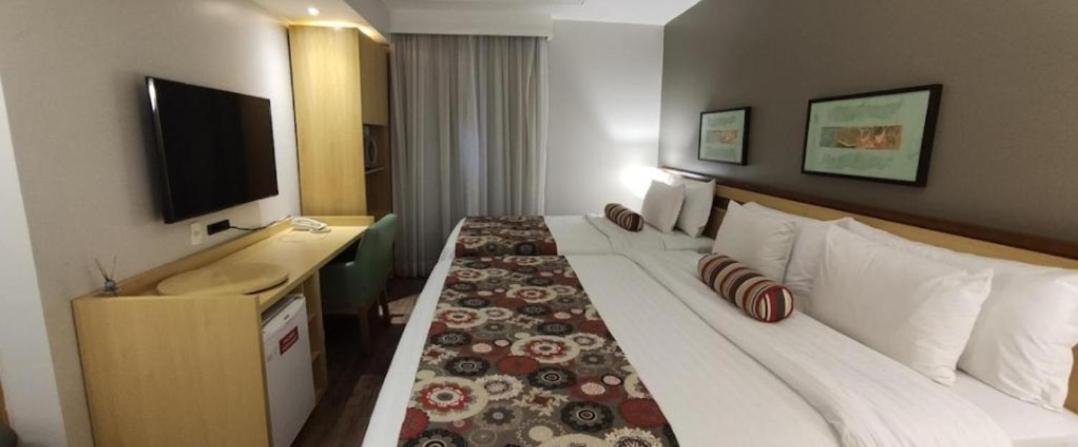 Raridade!!! - Flat De Alto Padrão - Preço Imbatível - Cama King Size - Muitos Eletrodomésticos - Limpeza Diária Gratuita