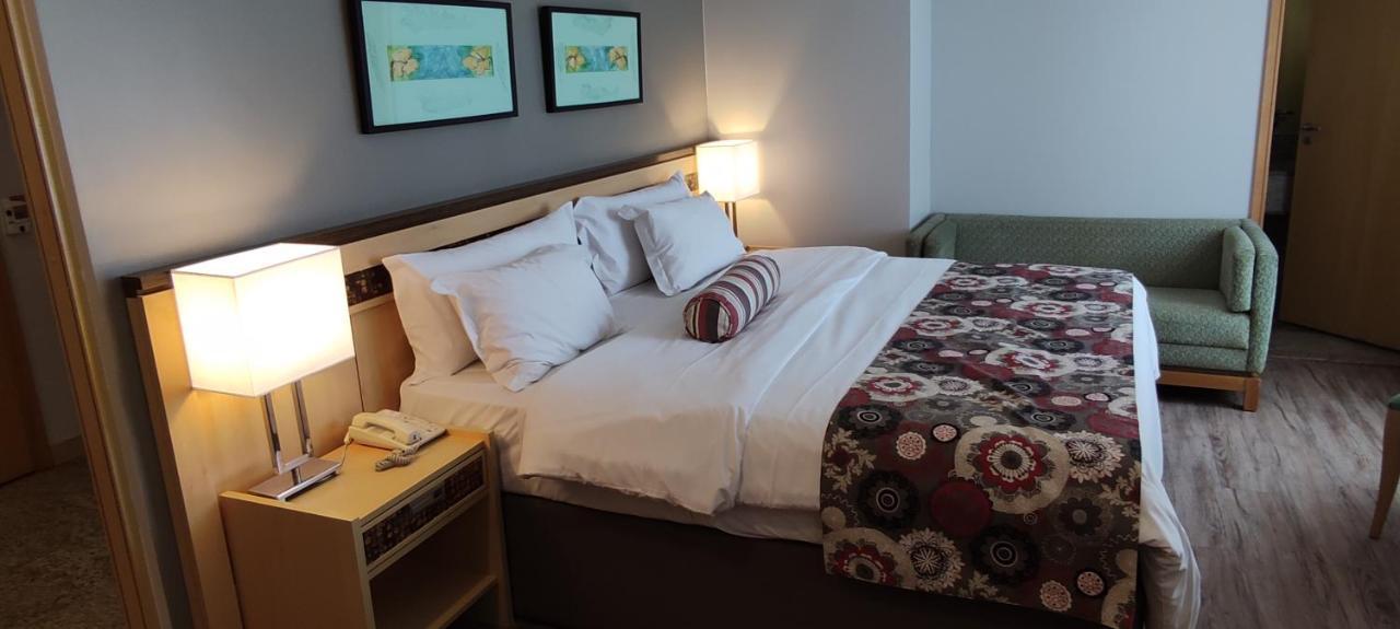 Lets Idea Hotel: Premium Flat With King Bed And Daily Cleaning