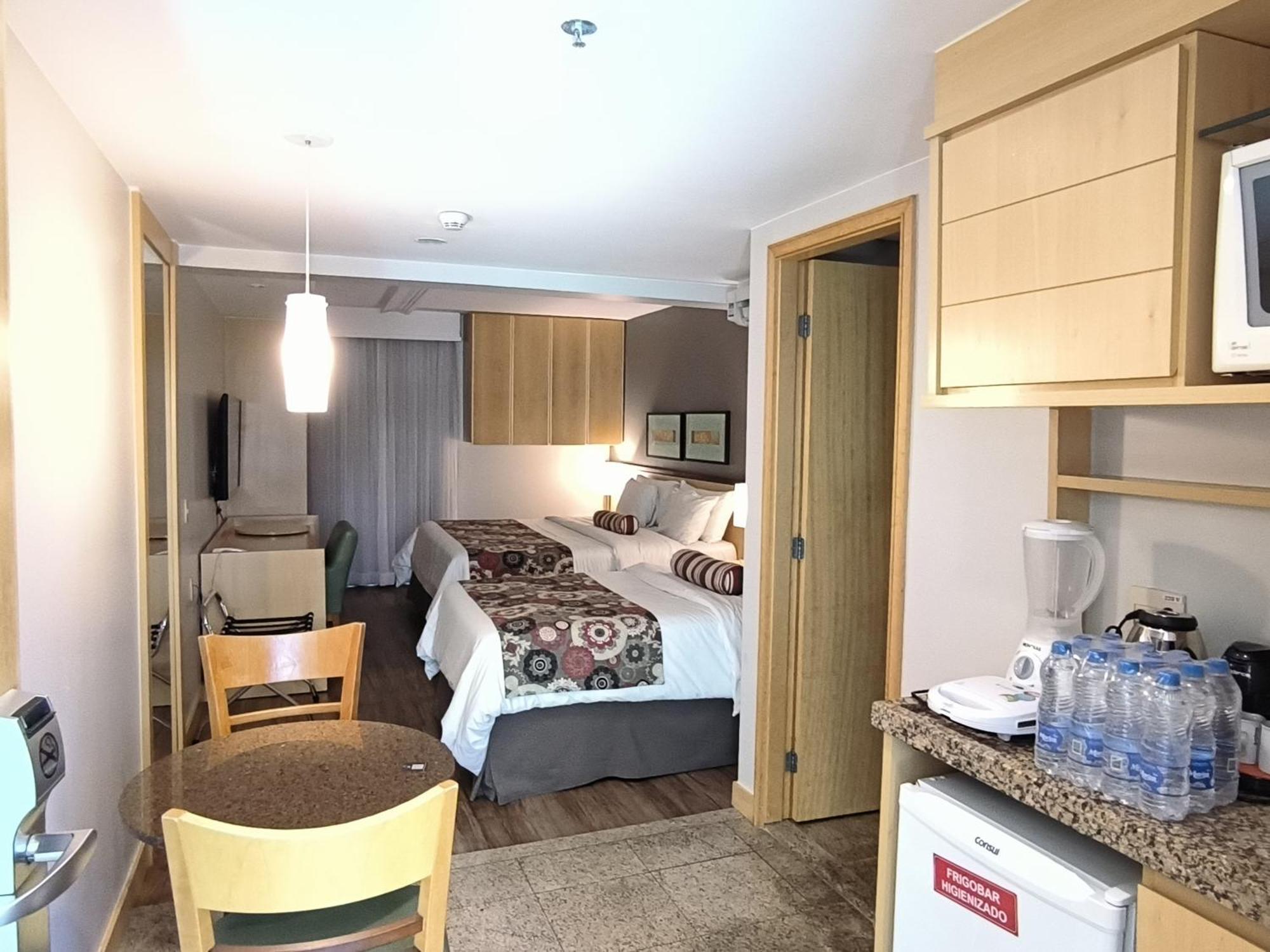Lets Idea Hotel: Premium Flat With King Bed And Daily Cleaning