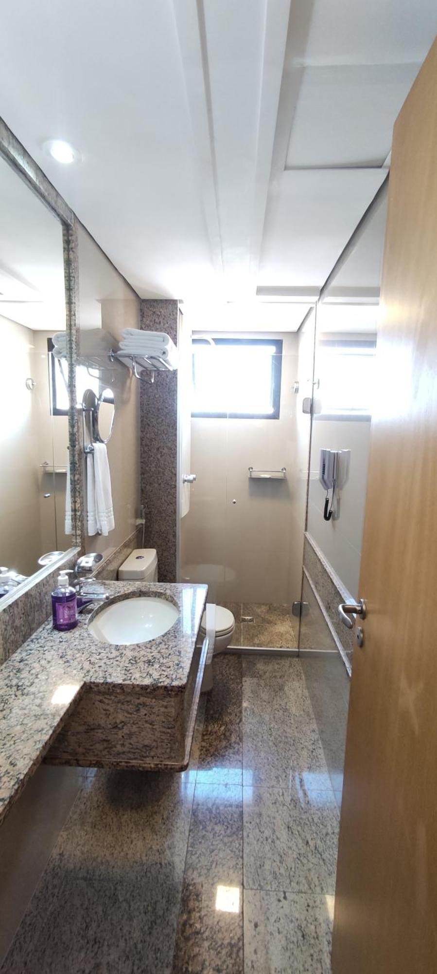 Hotel Lets Idea Hotel: Premium Flat With King Bed And Daily Cleaning