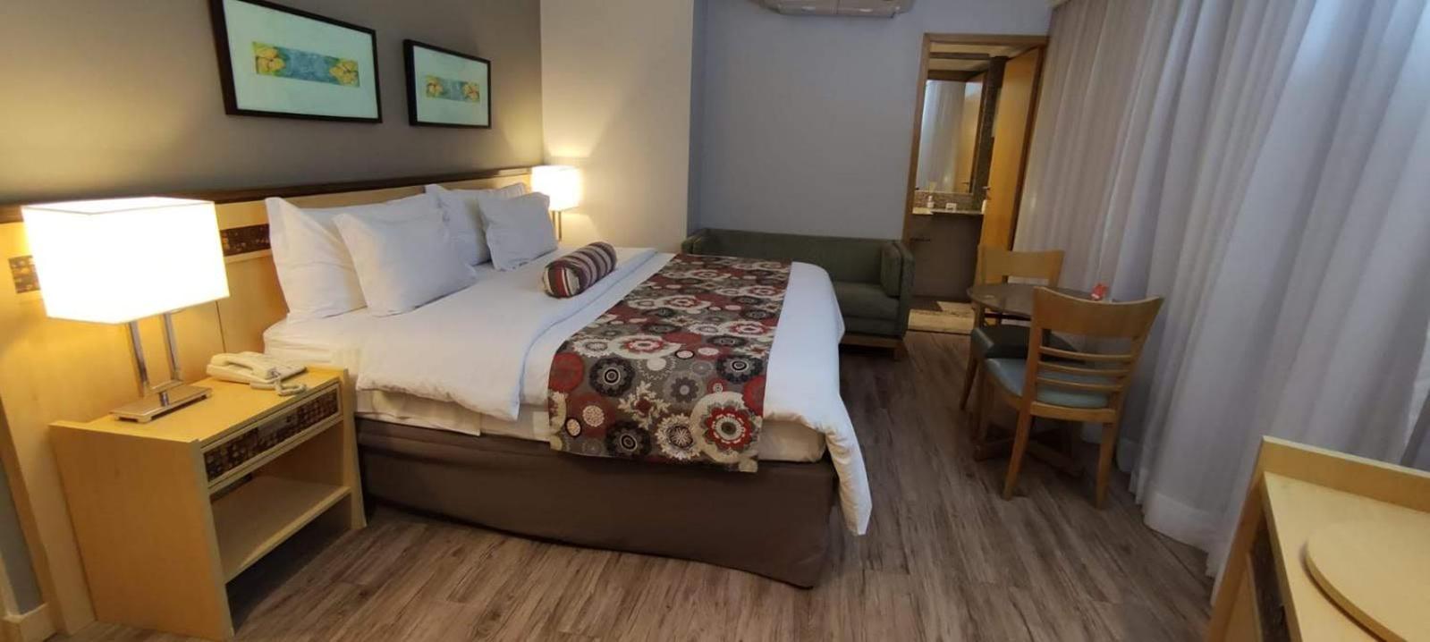 Lets Idea Hotel: Premium Flat With King Bed And Daily Cleaning Hotel